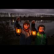 Børnefamilier trækker stikket og rykker ud i naturen på Black Friday