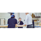 34-årig vil revolutionere modebranchen med helt ny måde at producere tøj på